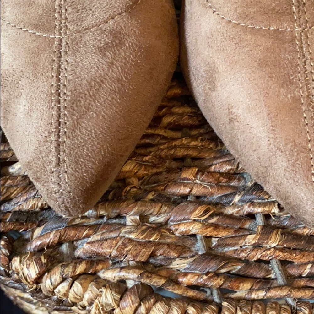 Boots - Picture 2 of 5